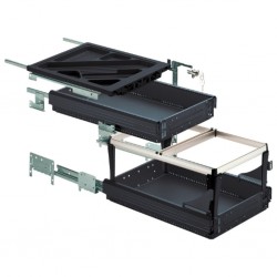 container_set_3_2007_schw_shop.jpg
